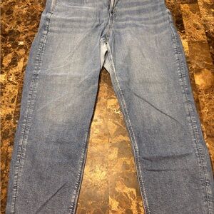 American Eagle Outfitters Women's Light Blue Curvy Mom Jeans